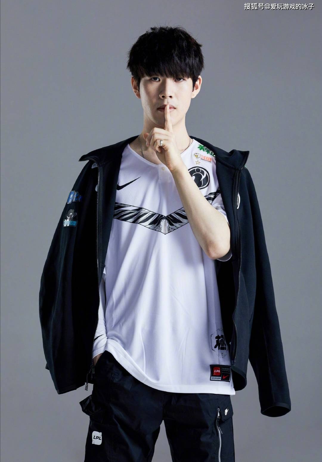 LNG分享昨日不敌JDG赛后返图：重整旗鼓 战至终章 还有败者组