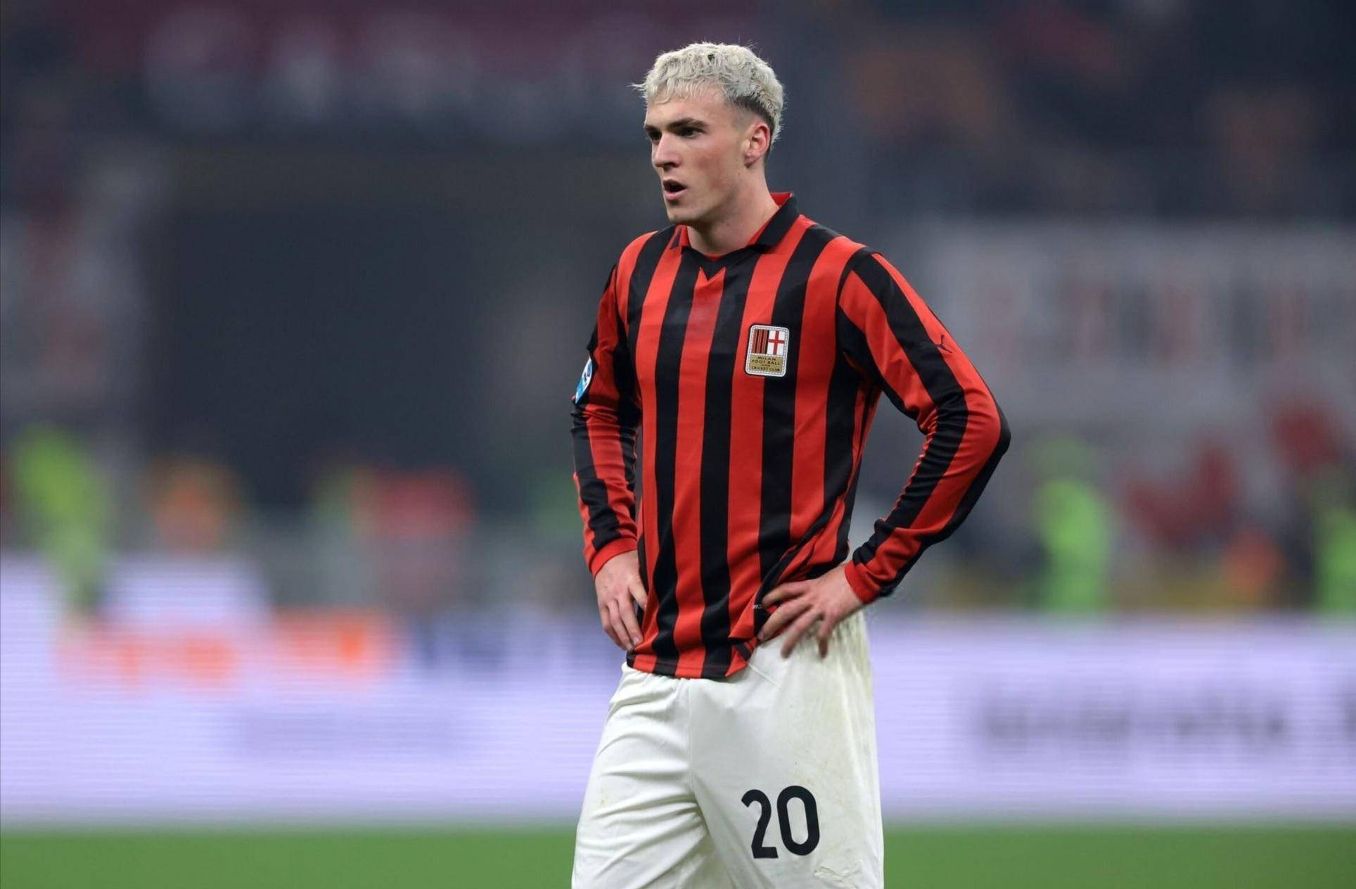 时隔374天Uzi官宣复出加入EDG，再度与FoFo做队友