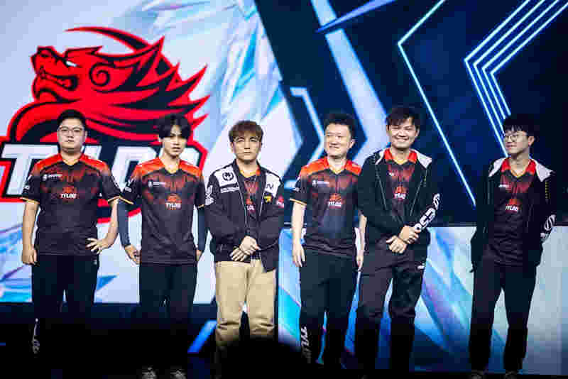 Eternal Fire 在 ESL Pro League S21 季后赛的决定性比赛中击败了 Falcons
